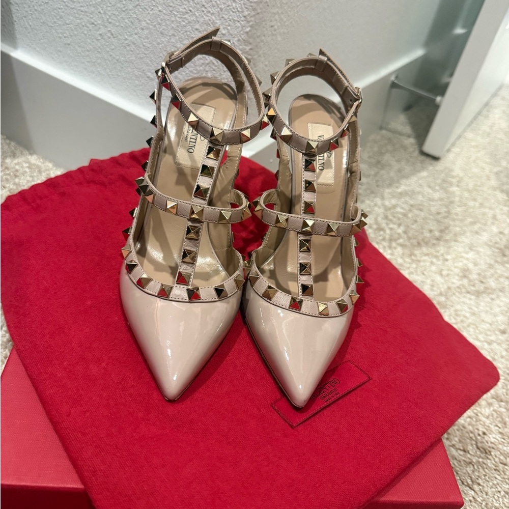 Valentino Garavani Studded Nude Pointed-Toe Pumps